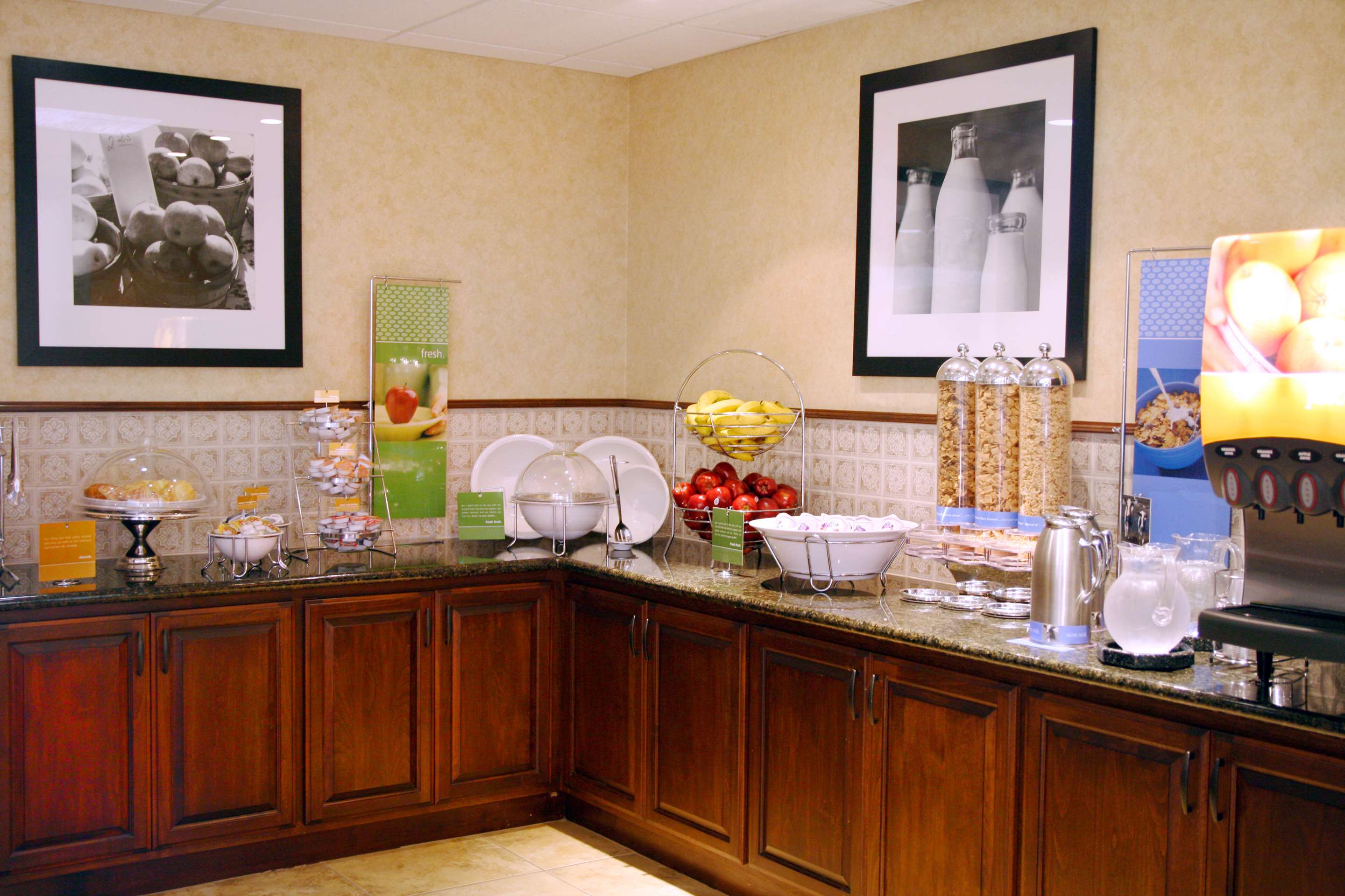 Restaurant | Hampton Inn & Suites Lodi
