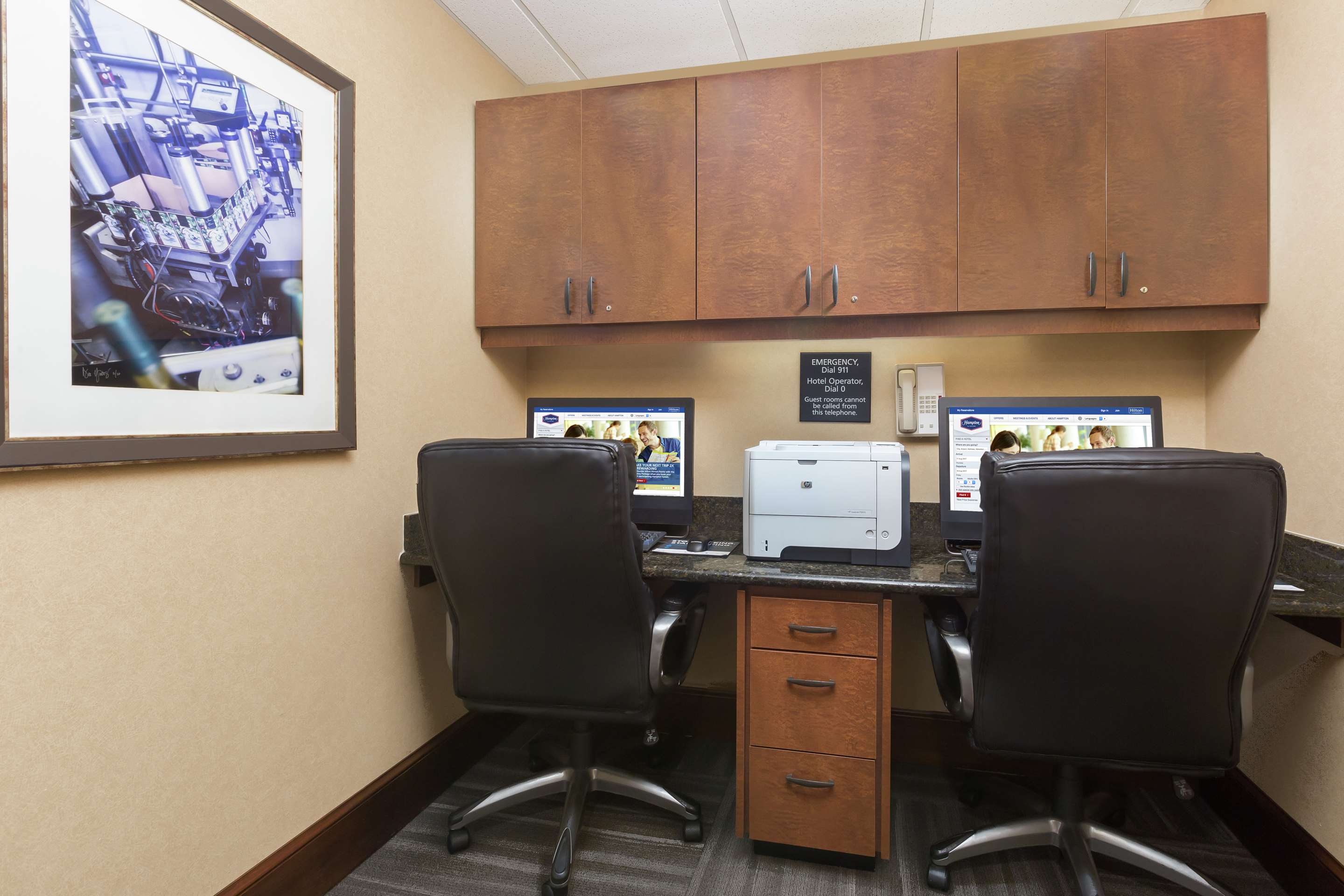 Business Center | Hampton Inn & Suites Lodi