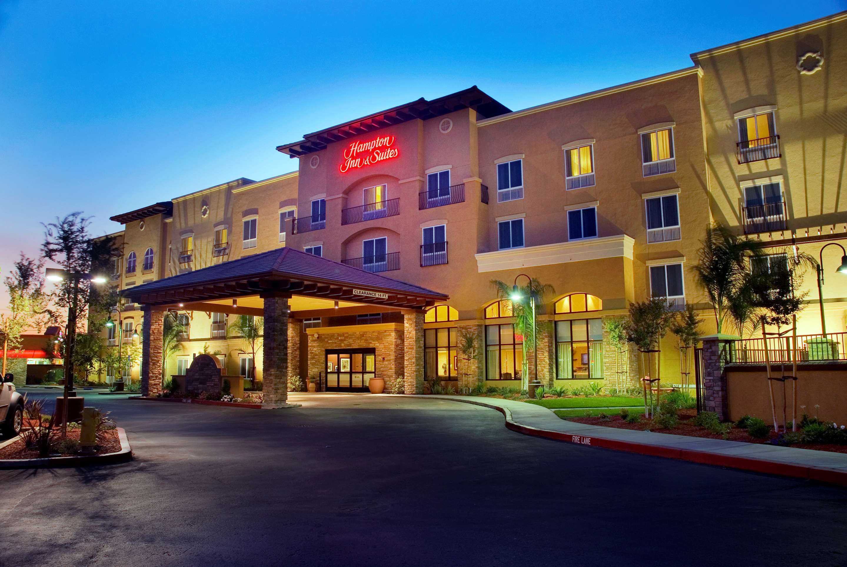 Exterior | Hampton Inn & Suites Lodi