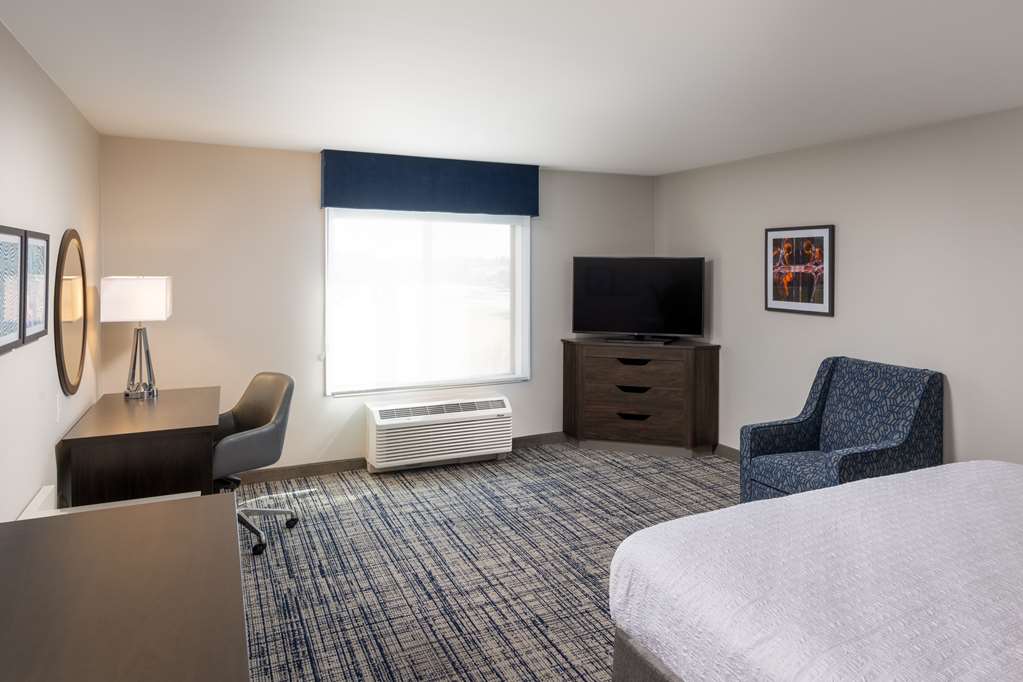 Hampton Inn and Suites Manteca - Tap to explore photos