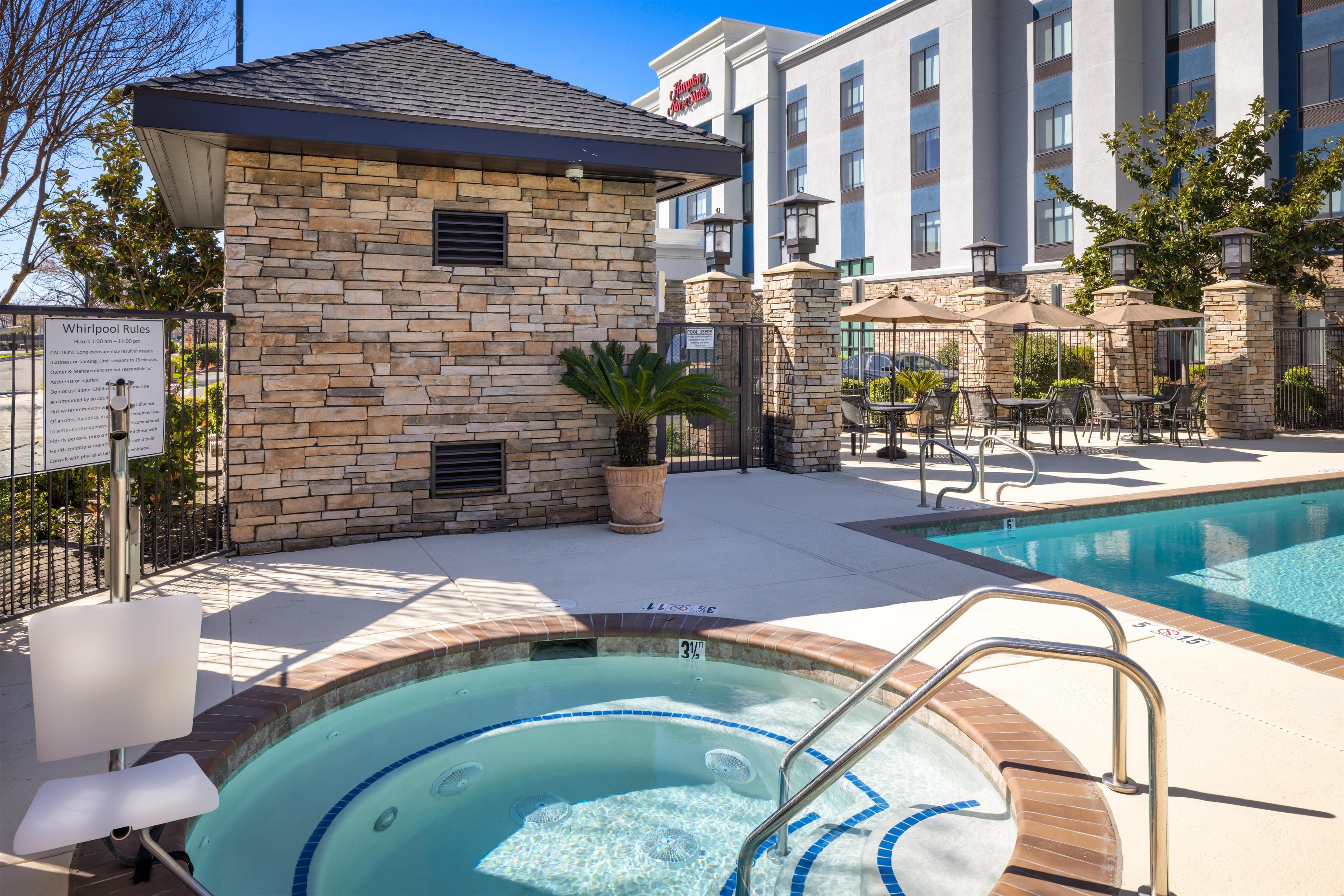 Pool | Hampton Inn & Suites Manteca