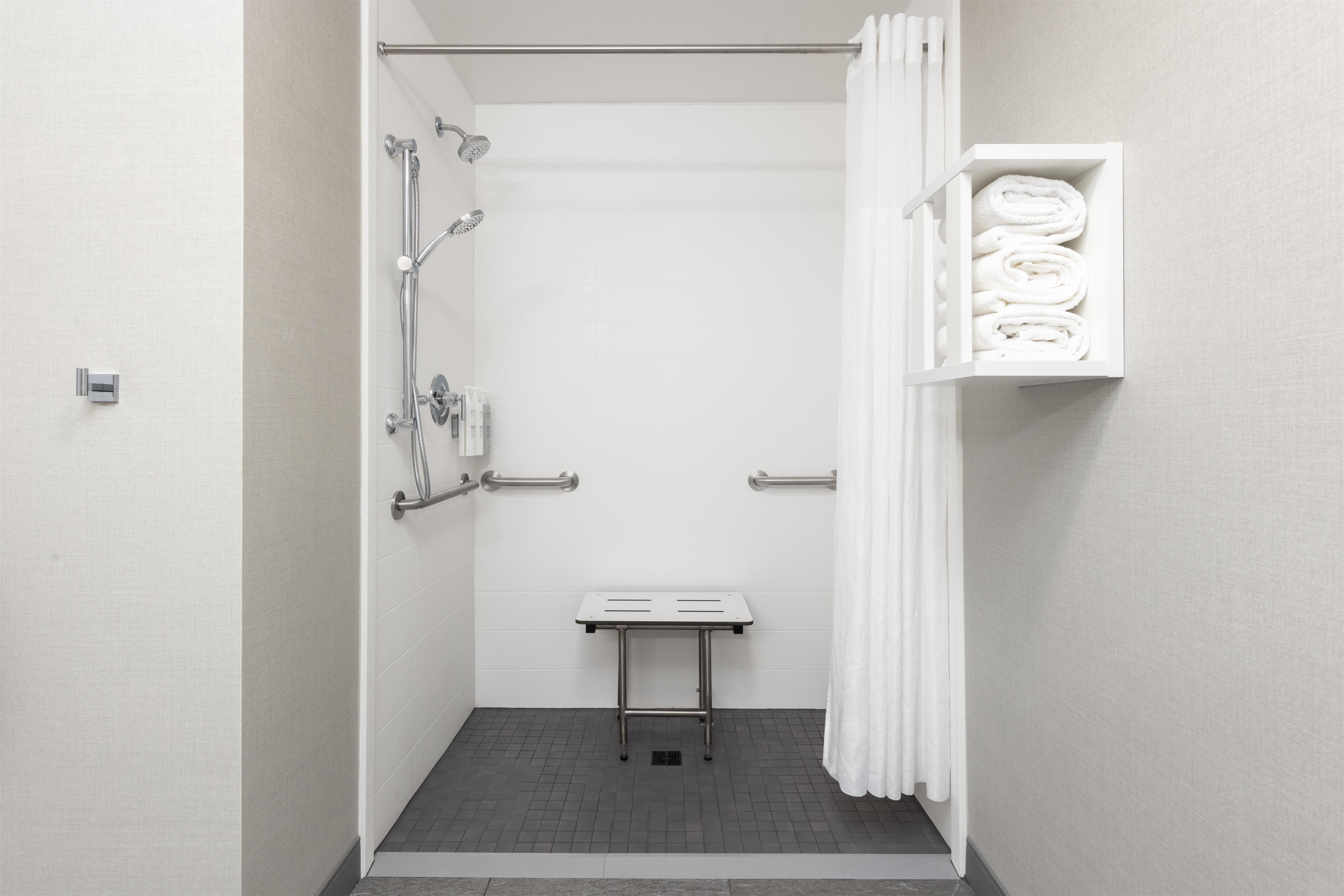 Guest room bath