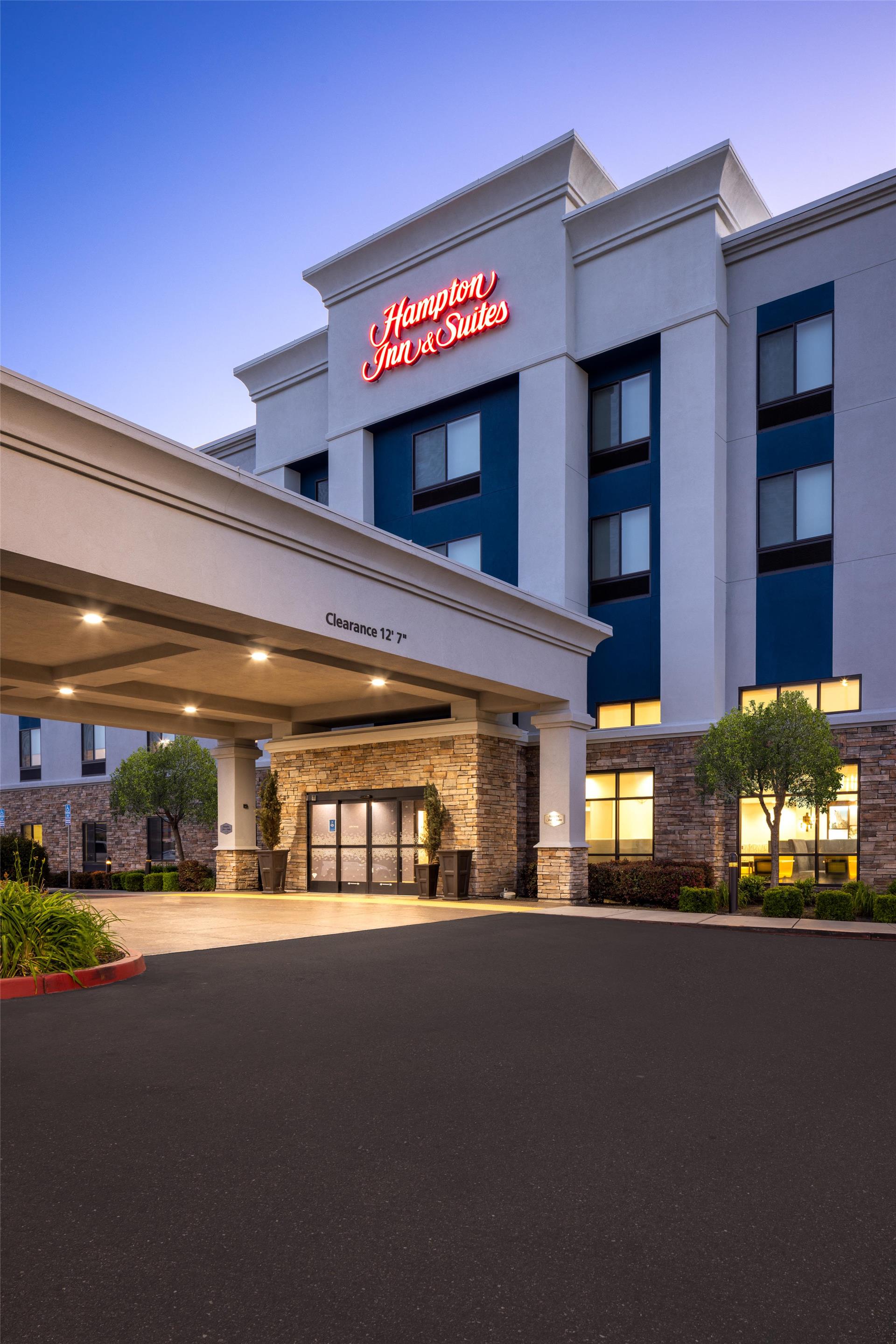 Exterior | Hampton Inn & Suites Manteca