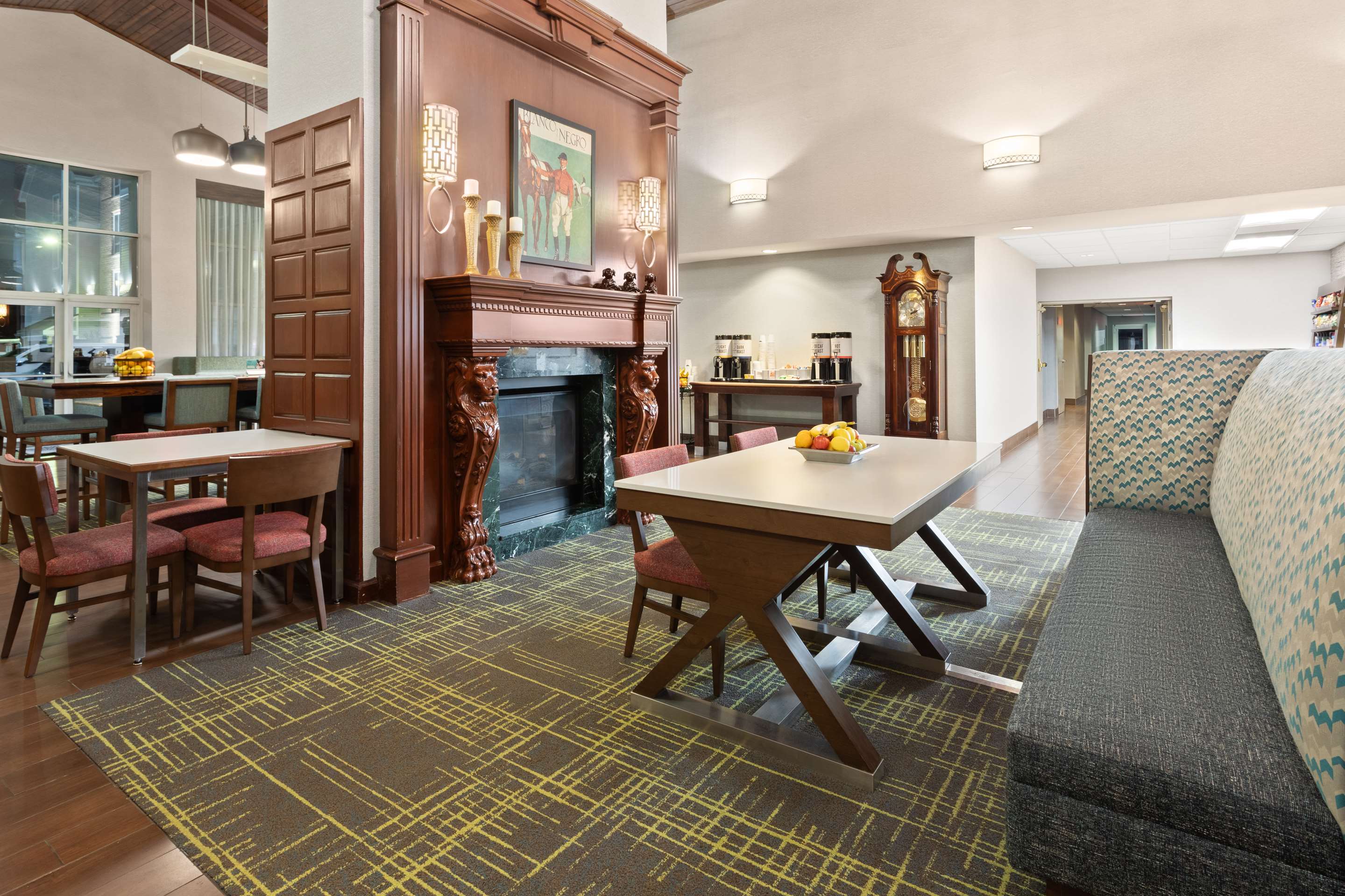 Lobby | Hampton Inn & Suites Scottsburg