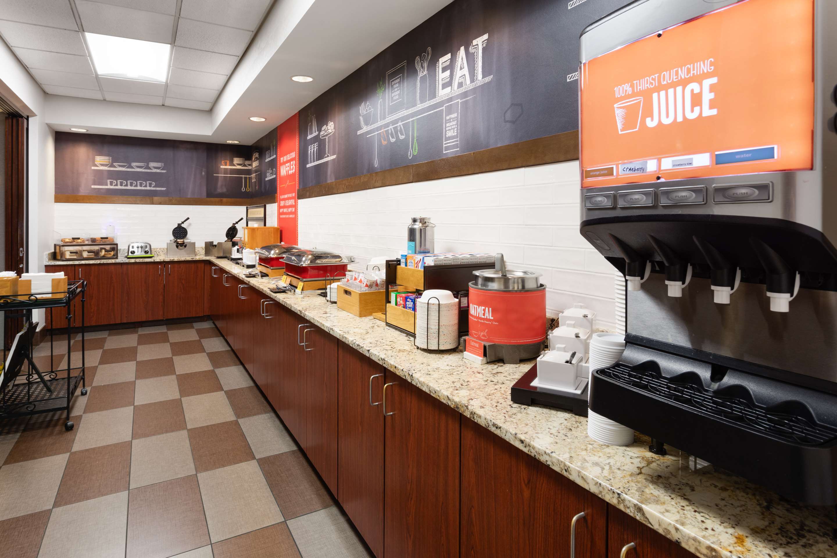 Breakfast Area | Hampton Inn & Suites Scottsburg