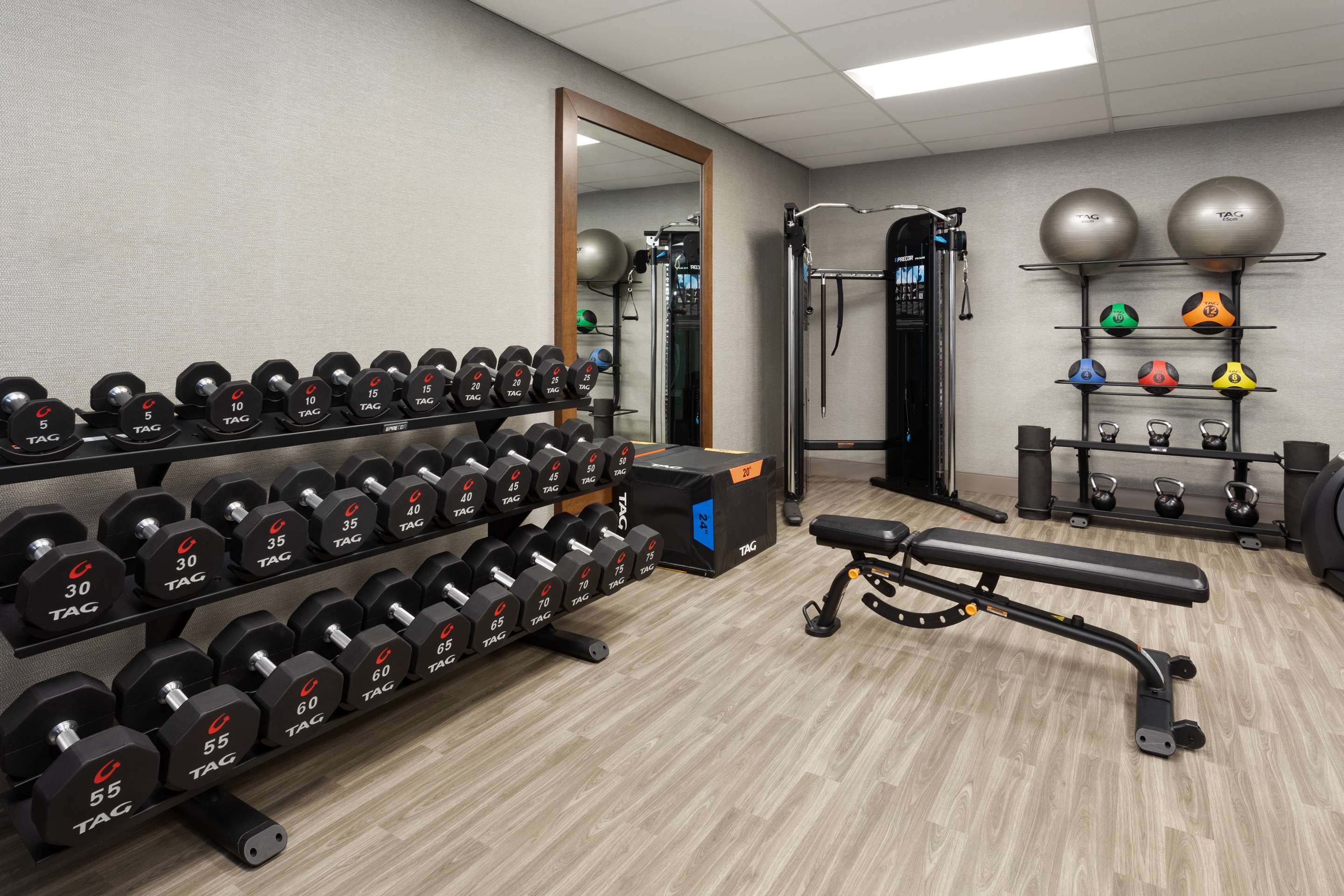 Health club fitness center gym | Hampton Inn & Suites Scottsburg