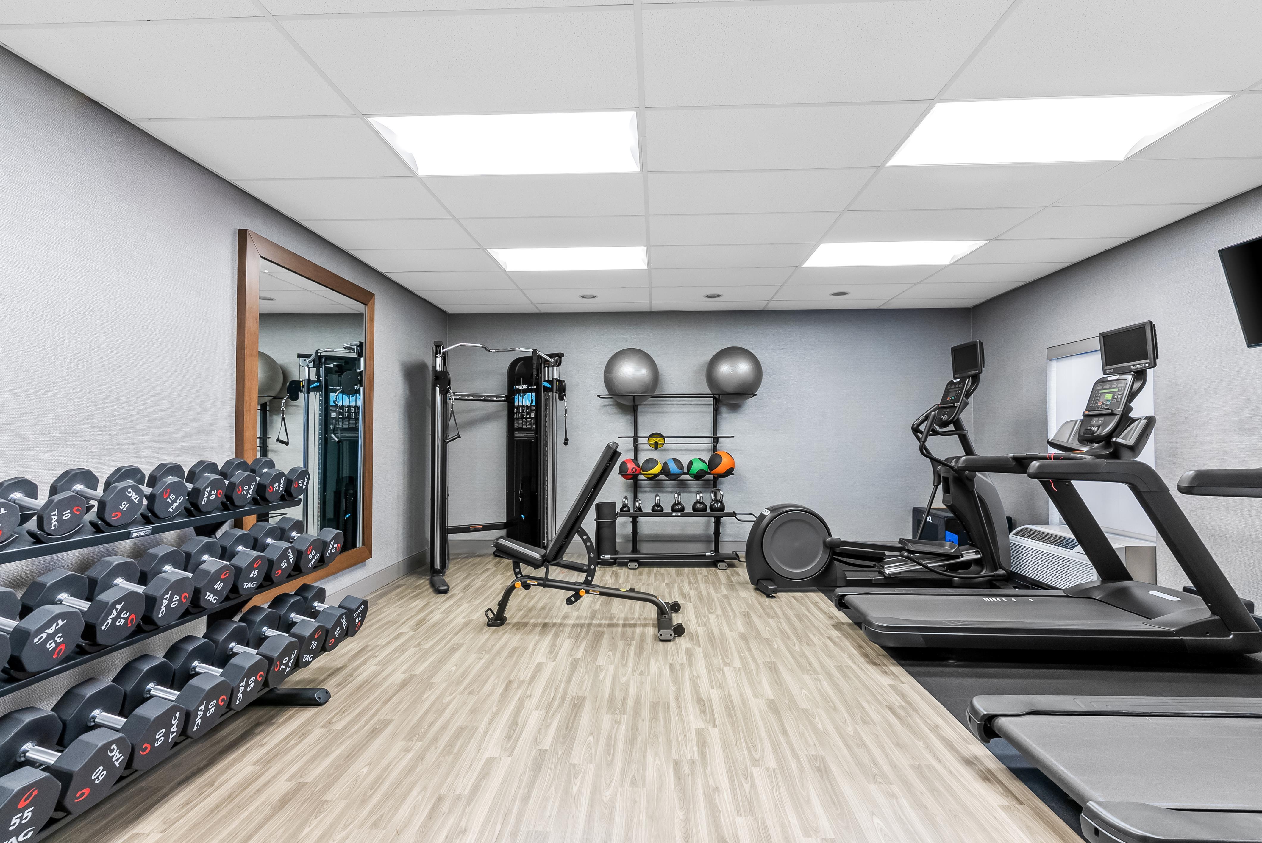 Health club fitness center gym | Hampton Inn & Suites Scottsburg