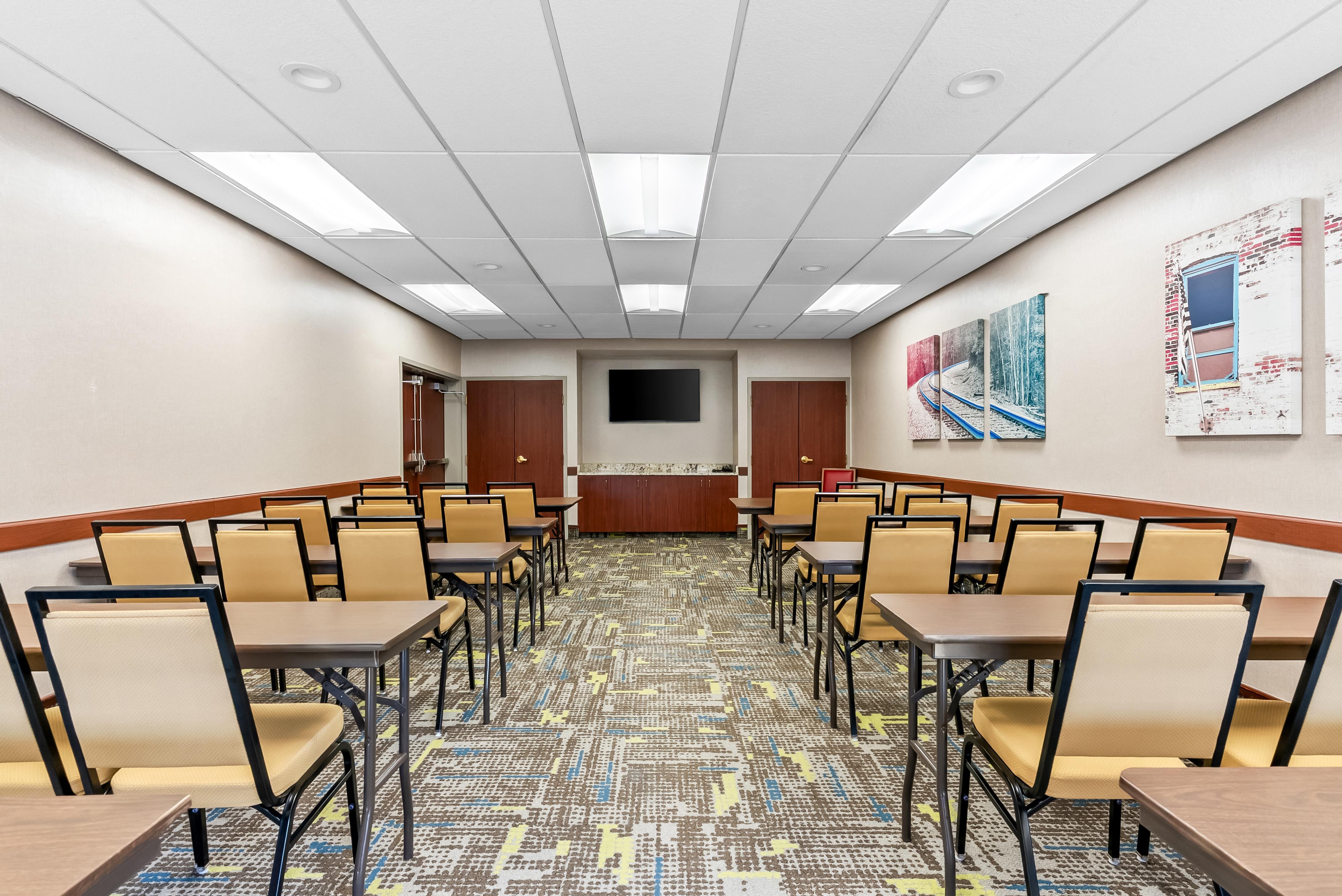 Meeting Room | Hampton Inn & Suites Scottsburg