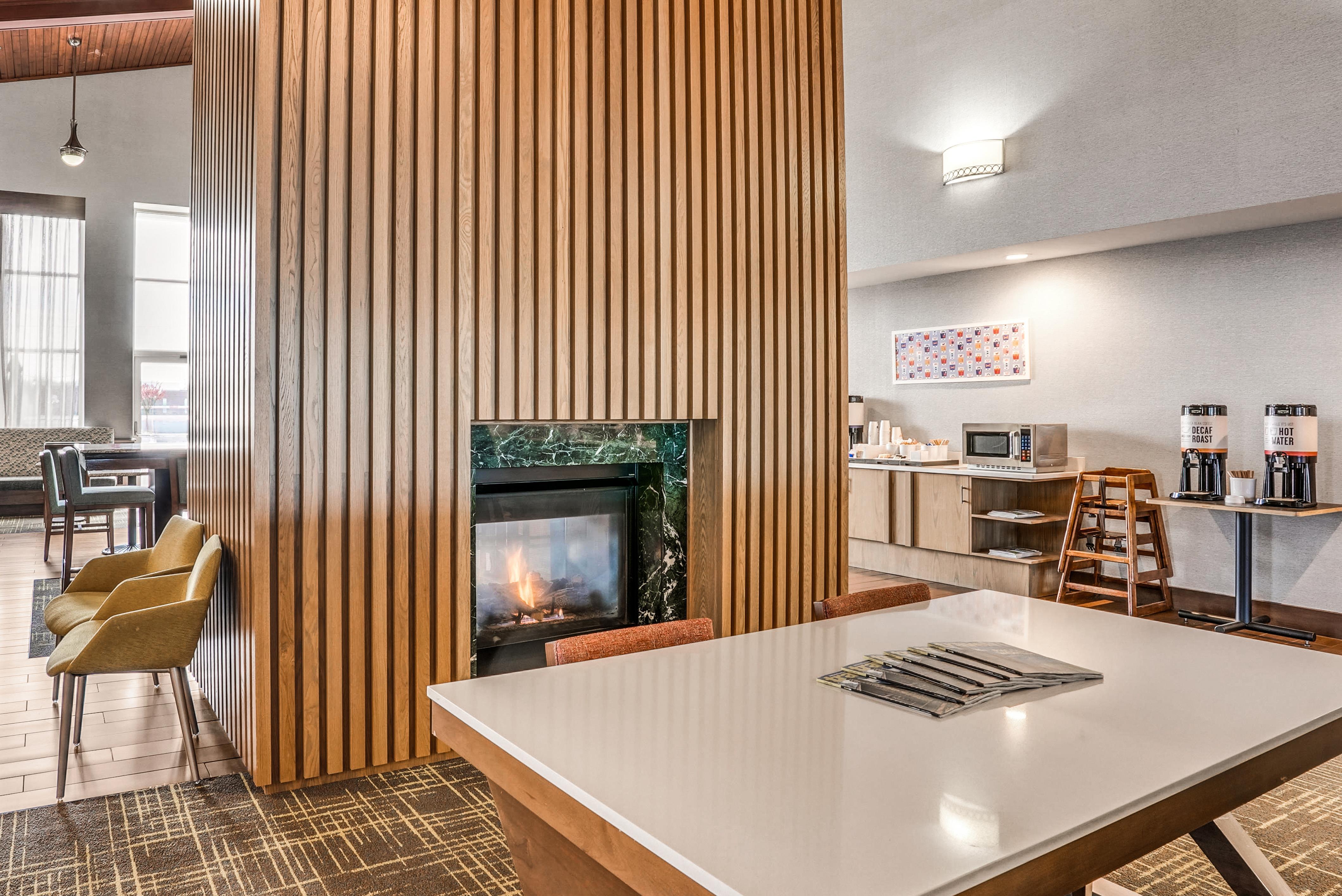 Lobby | Hampton Inn & Suites Scottsburg