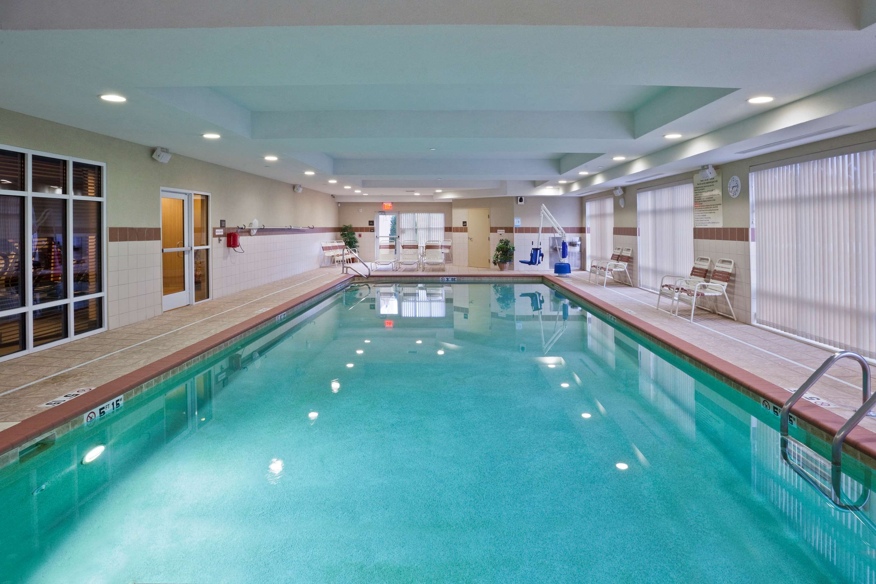 Pool | Hampton Inn Matamoras/Milford