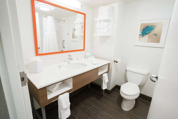  - Hampton Inn Clarks Summit - I-81, Exit 194