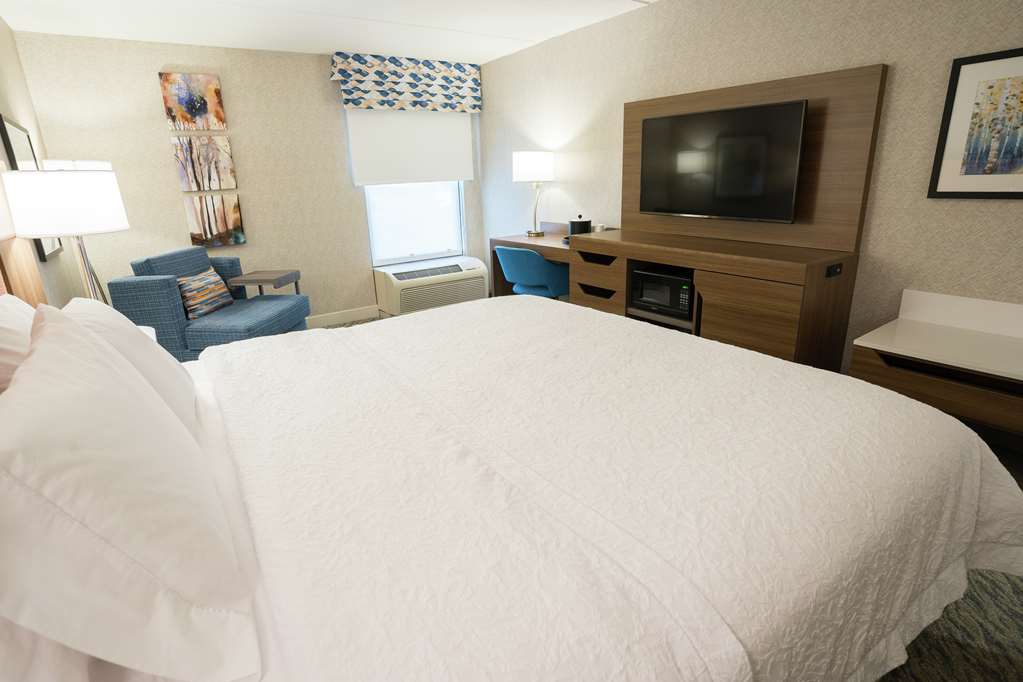 Hampton Inn Clarks Summit-Scranton - Tap to explore photos