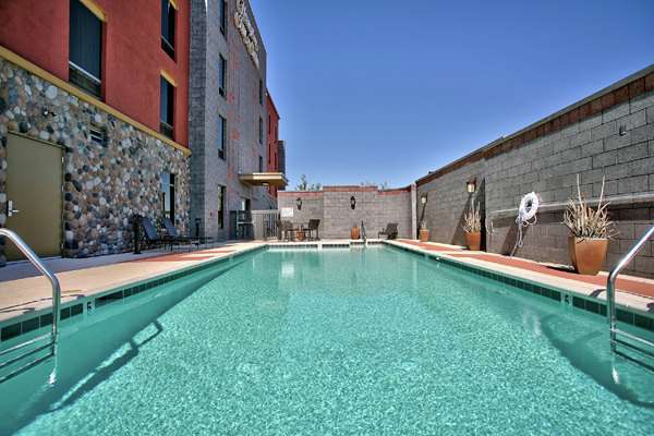 Pool - Hampton Inn & Suites Riverwalk Hotel Scottsdale