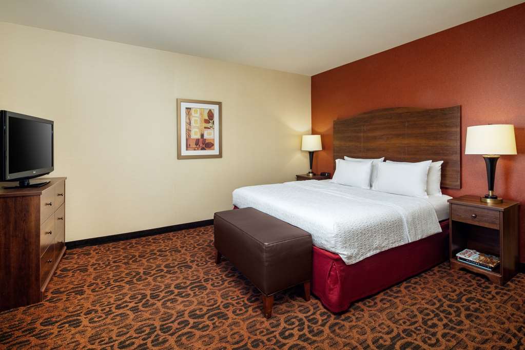Hampton Inn & Suites Scottsdale Riverwalk Room Type - 1KG MOB HEAR ACC RI-SHW NS