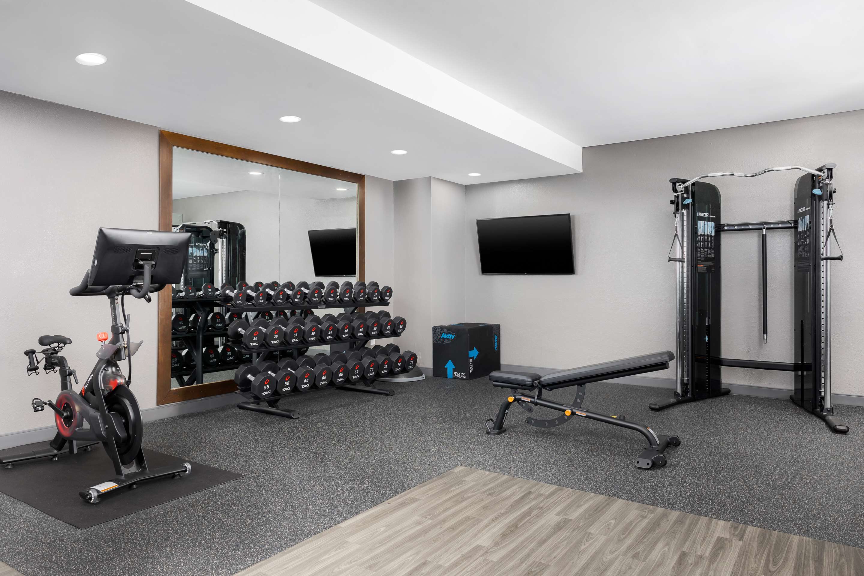Health club fitness center gym | Hampton Inn Louisville-Airport