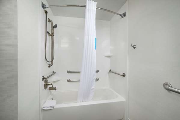  - Hampton Inn Brooks - I-65, Exit 121