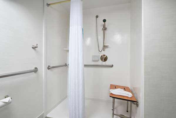  - Hampton Inn Brooks - I-65, Exit 121