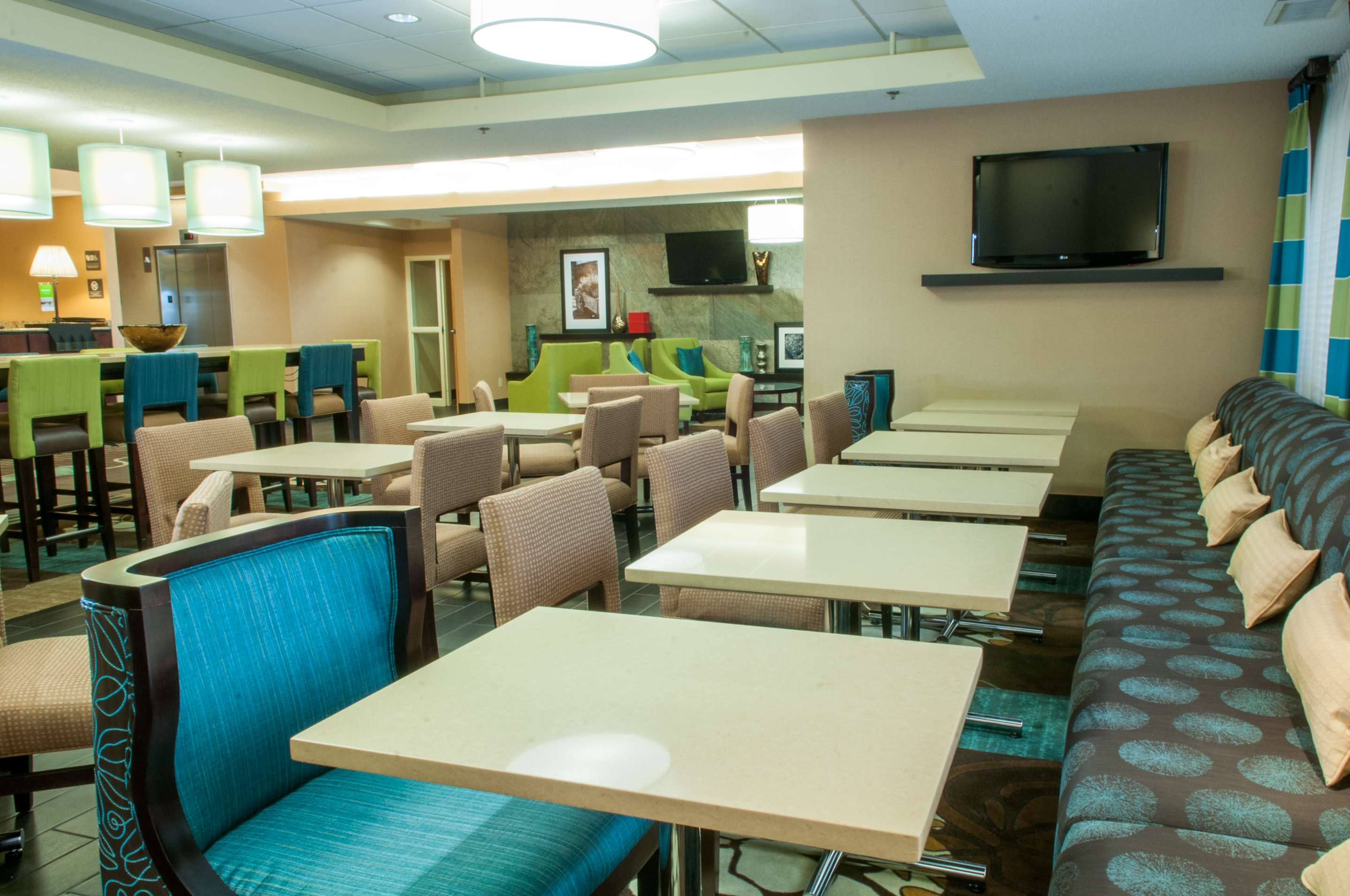 Restaurant | Hampton Inn Clarksville