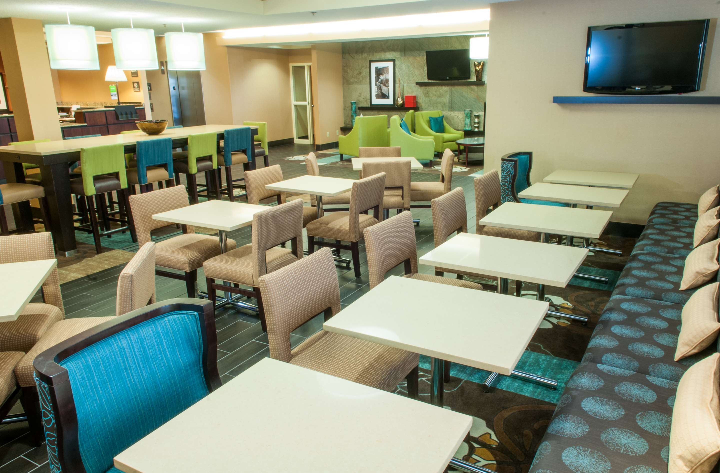 Restaurant | Hampton Inn Clarksville