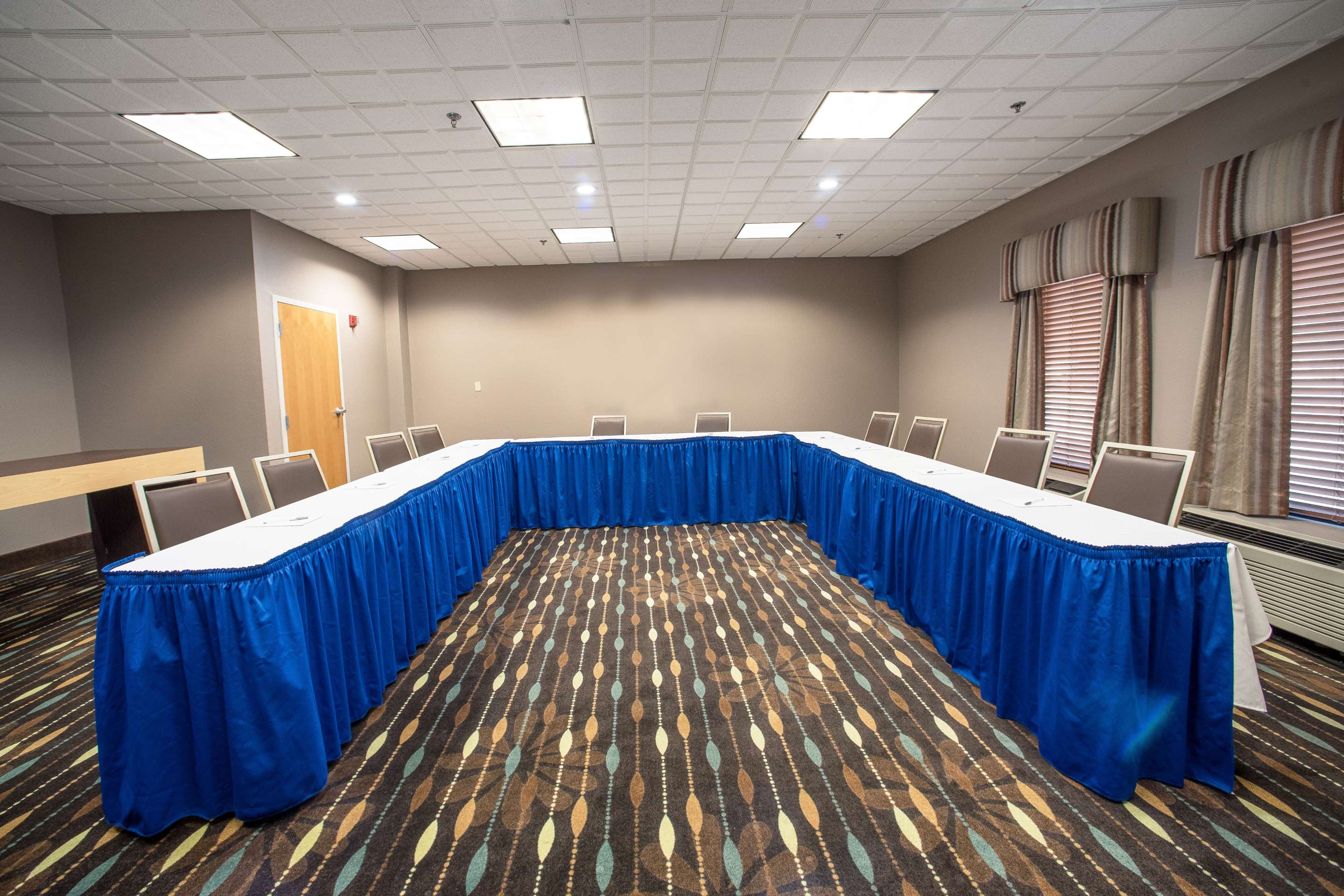 Meeting Room | Hampton Inn Clarksville