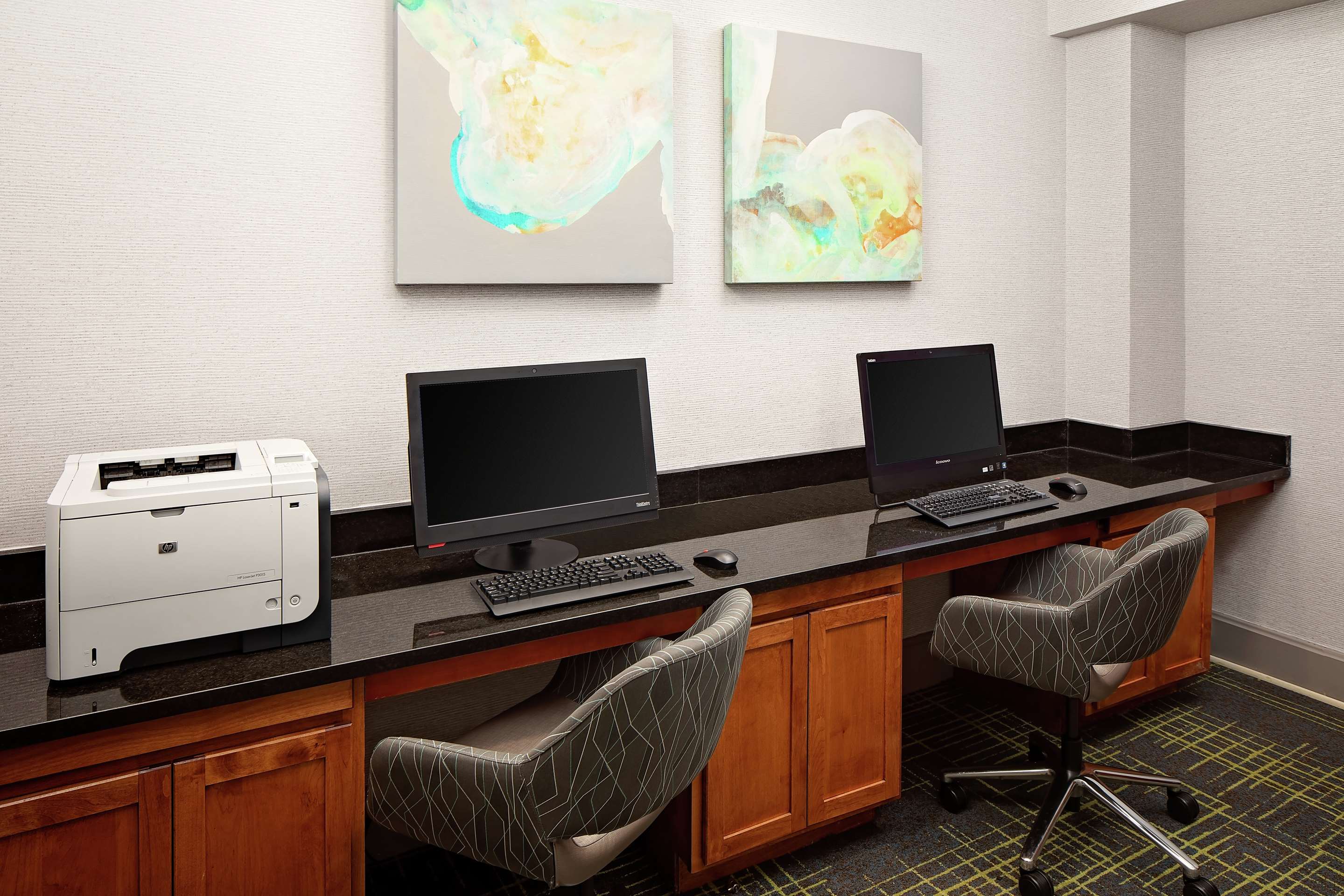 Business Center | Hampton Inn Louisville Downtown