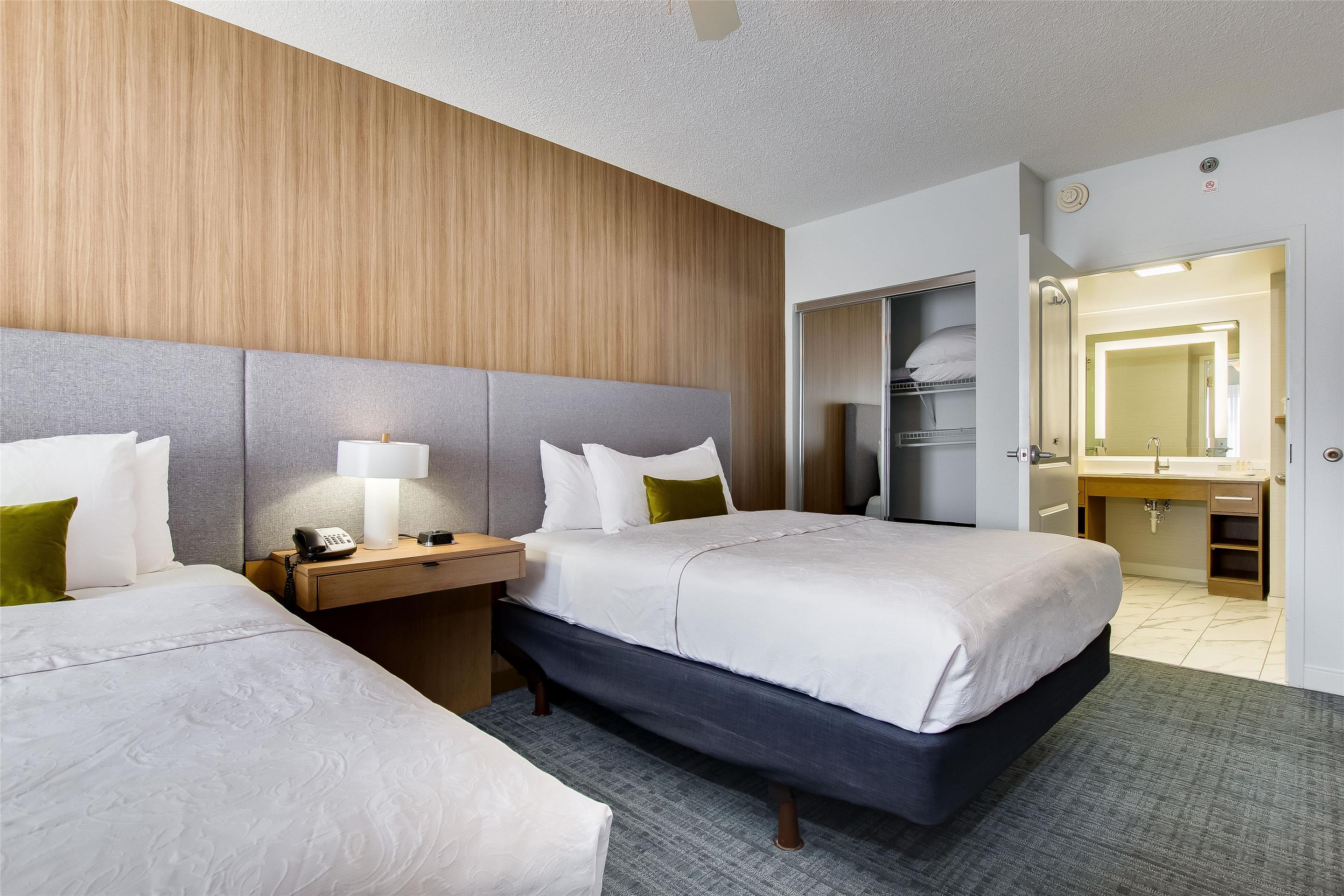 Guest room