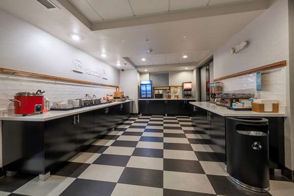 Amenities - Hampton Inn & Suites Dupont - I-5, Exit 119