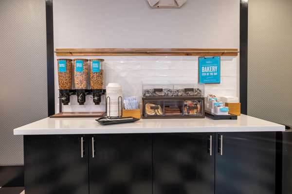 Amenities - Hampton Inn & Suites Dupont - I-5, Exit 119