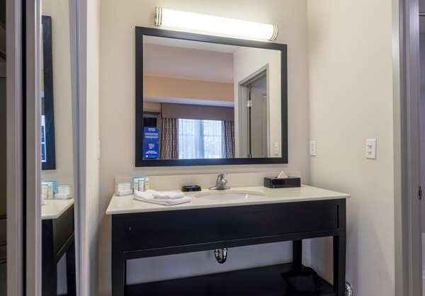  - Hampton Inn & Suites Dupont - I-5, Exit 119