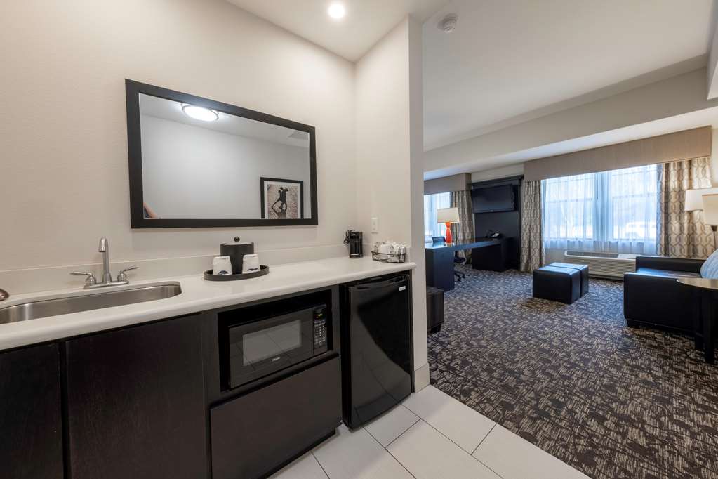 Hampton Inn and Suites DuPont Room Type - 2 QNS ACC TUB STUDIO NONSK