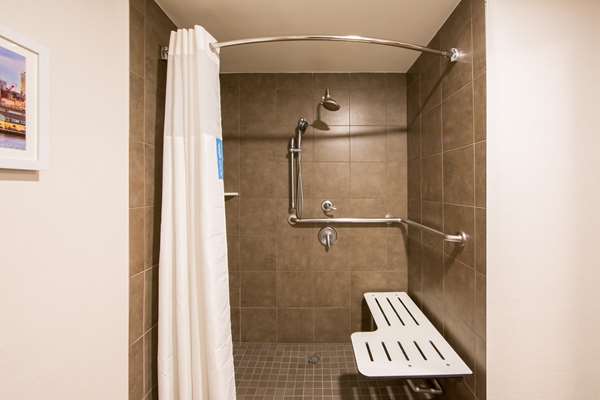  - Hampton Inn & Suites Downtown Seattle