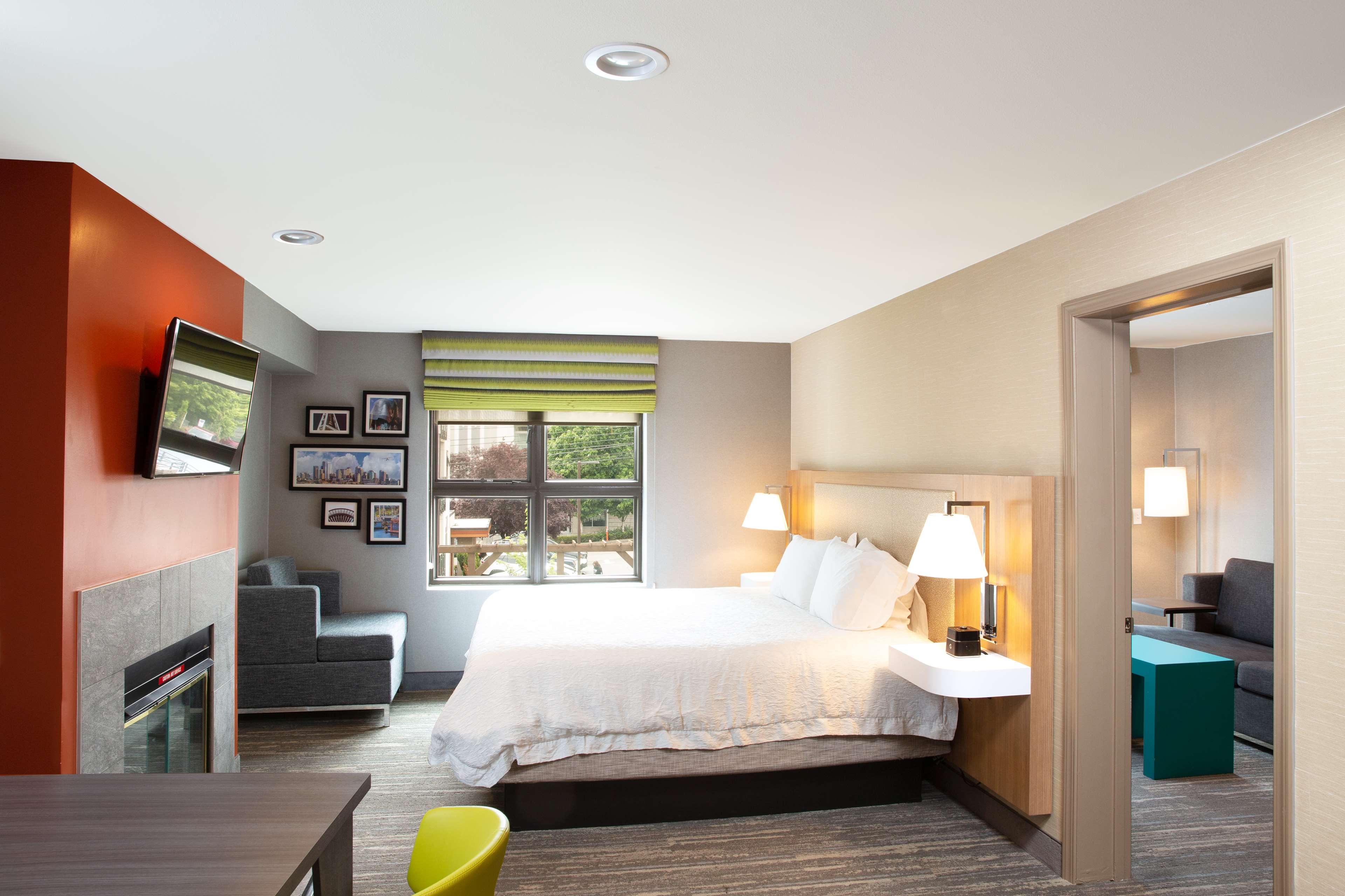 Hampton Inn & Suites by Hilton Seattle-Downtown Room Type - QU. STUDIO NSMK KITCHEN