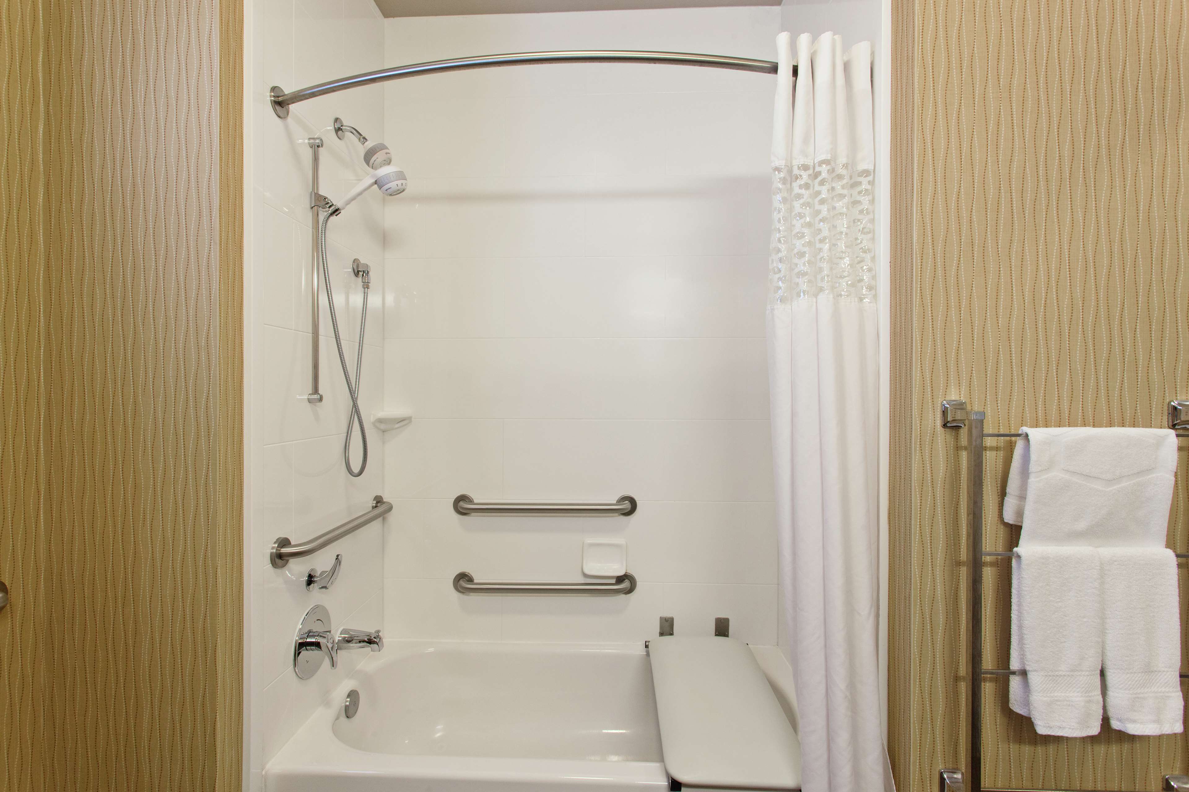 Hampton Inn by Hilton Seattle/Everett Room Type - 1 KING HEARING ACC NS