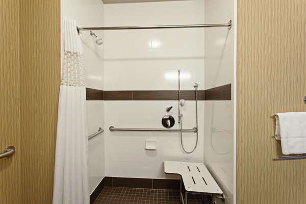  - Hampton Inn Everett
