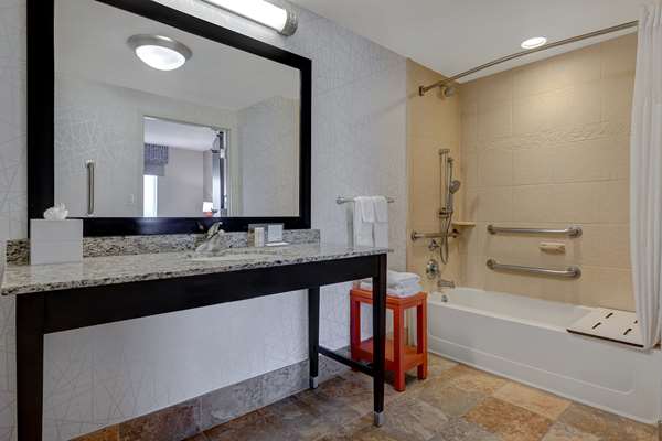  - Hampton Inn & Suites Federal Way - I-5, Exit 143