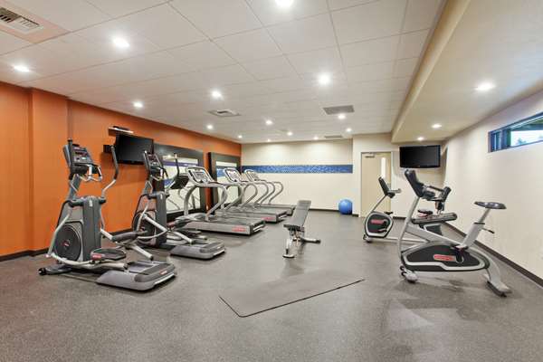 Fitness/ Exercise Room - Hampton Inn & Suites SeaTac