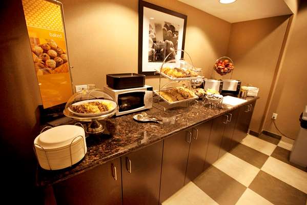 Restaurant - Hampton Inn & Suites Kent