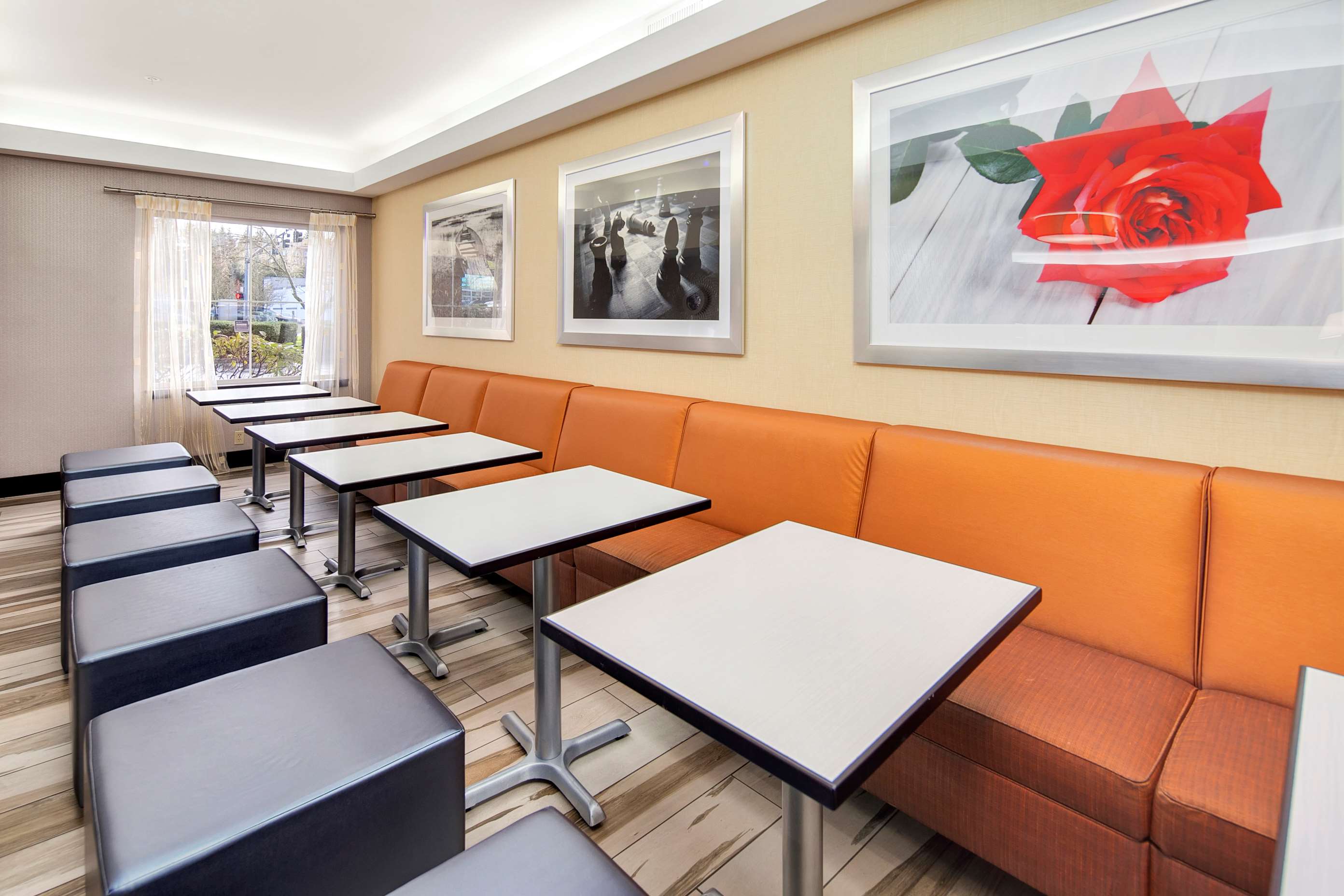 Reception | Hampton Inn & Suites Seattle-North/Lynnwood