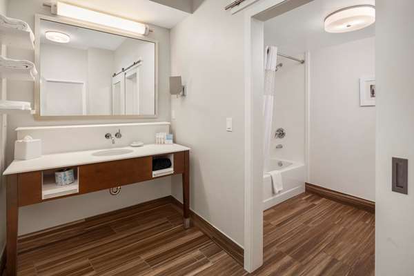  - Hampton Inn & Suites Lynnwood - I-5, Exit 181
