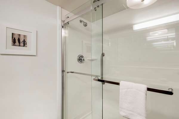  - Hampton Inn & Suites Lynnwood - I-5, Exit 181