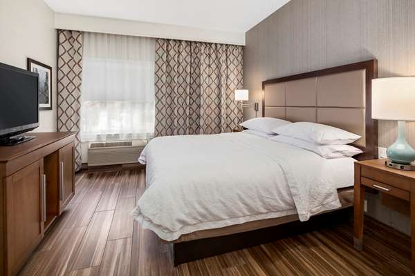  - Hampton Inn & Suites Lynnwood - I-5, Exit 181