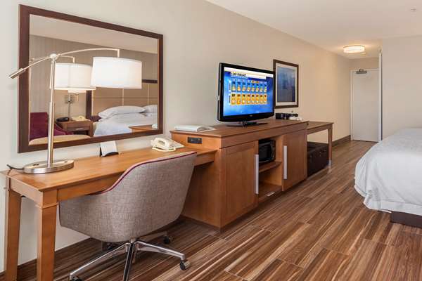  - Hampton Inn & Suites Lynnwood - I-5, Exit 181