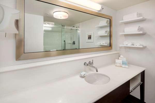  - Hampton Inn & Suites Lynnwood - I-5, Exit 181