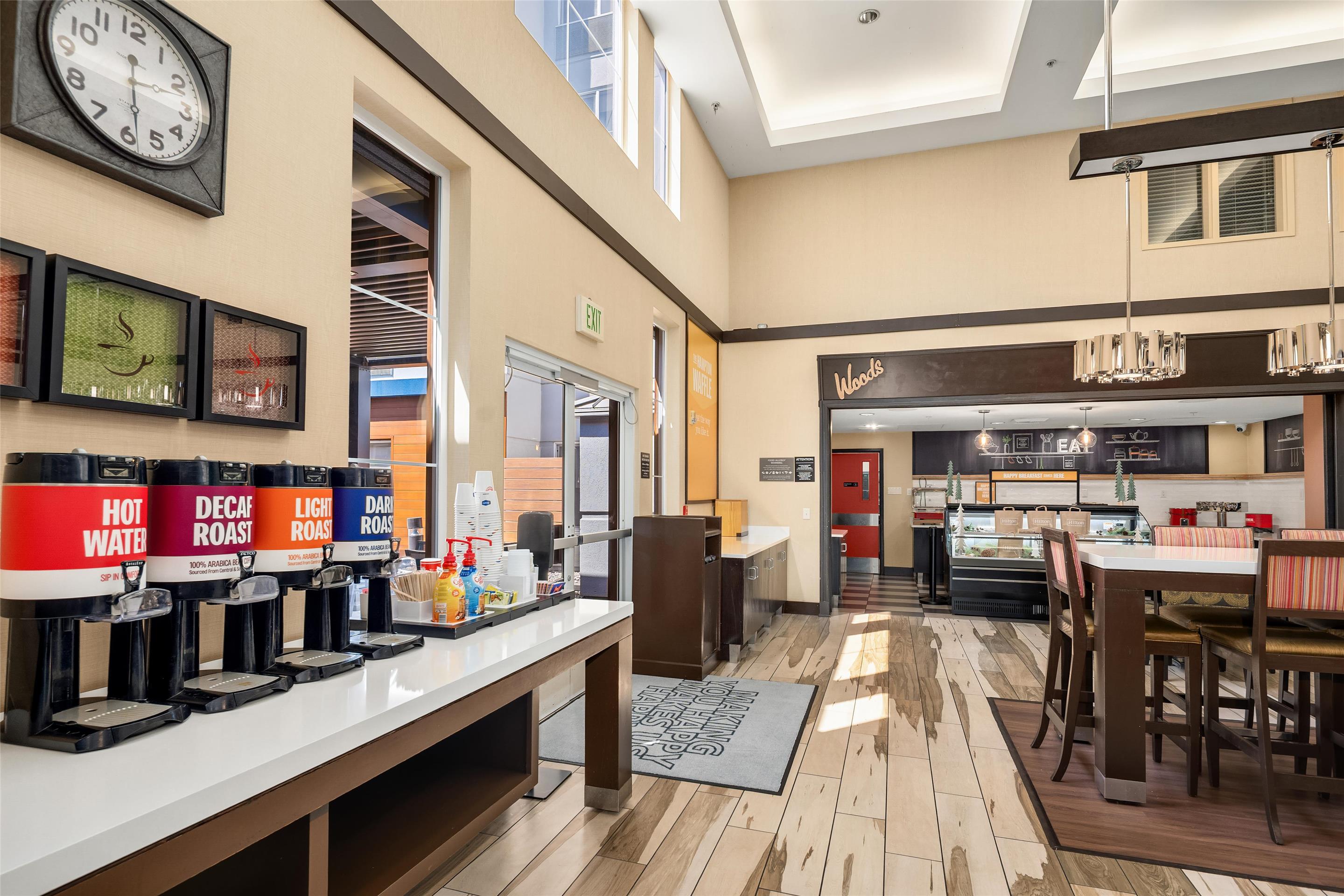 Restaurant | Hampton Inn & Suites Seattle-North/Lynnwood