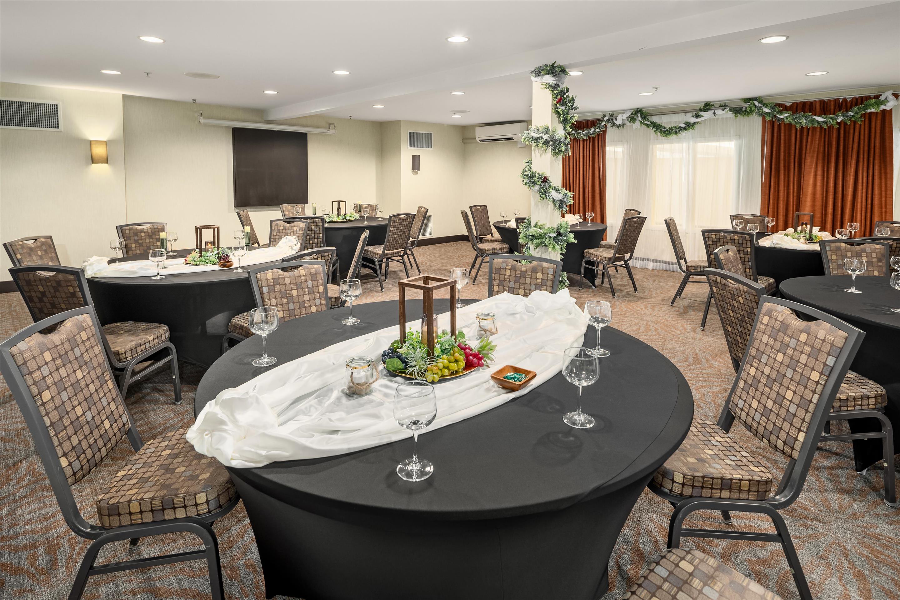 Meeting Room | Hampton Inn & Suites Seattle-North/Lynnwood