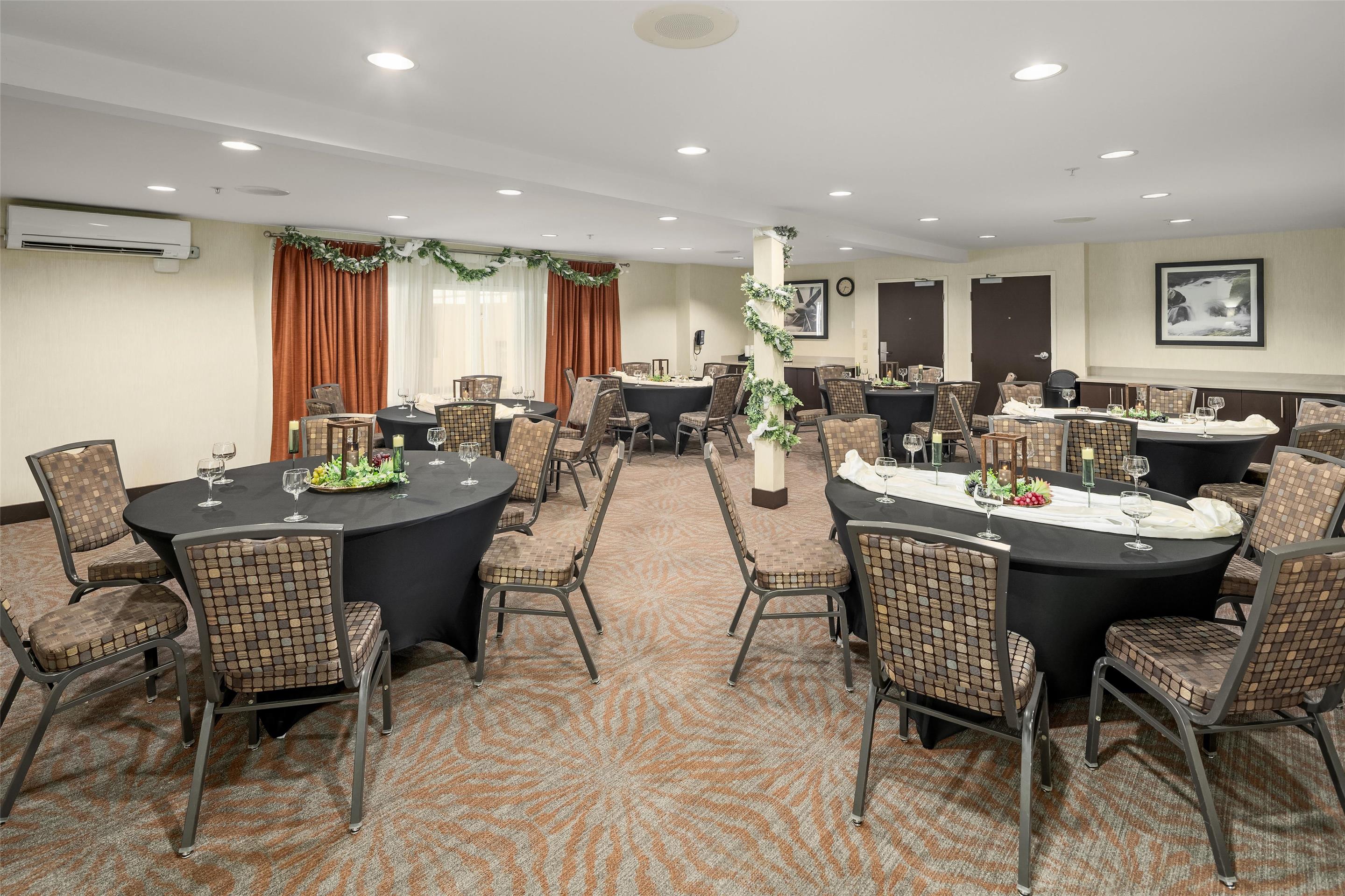 Meeting Room | Hampton Inn & Suites Seattle-North/Lynnwood
