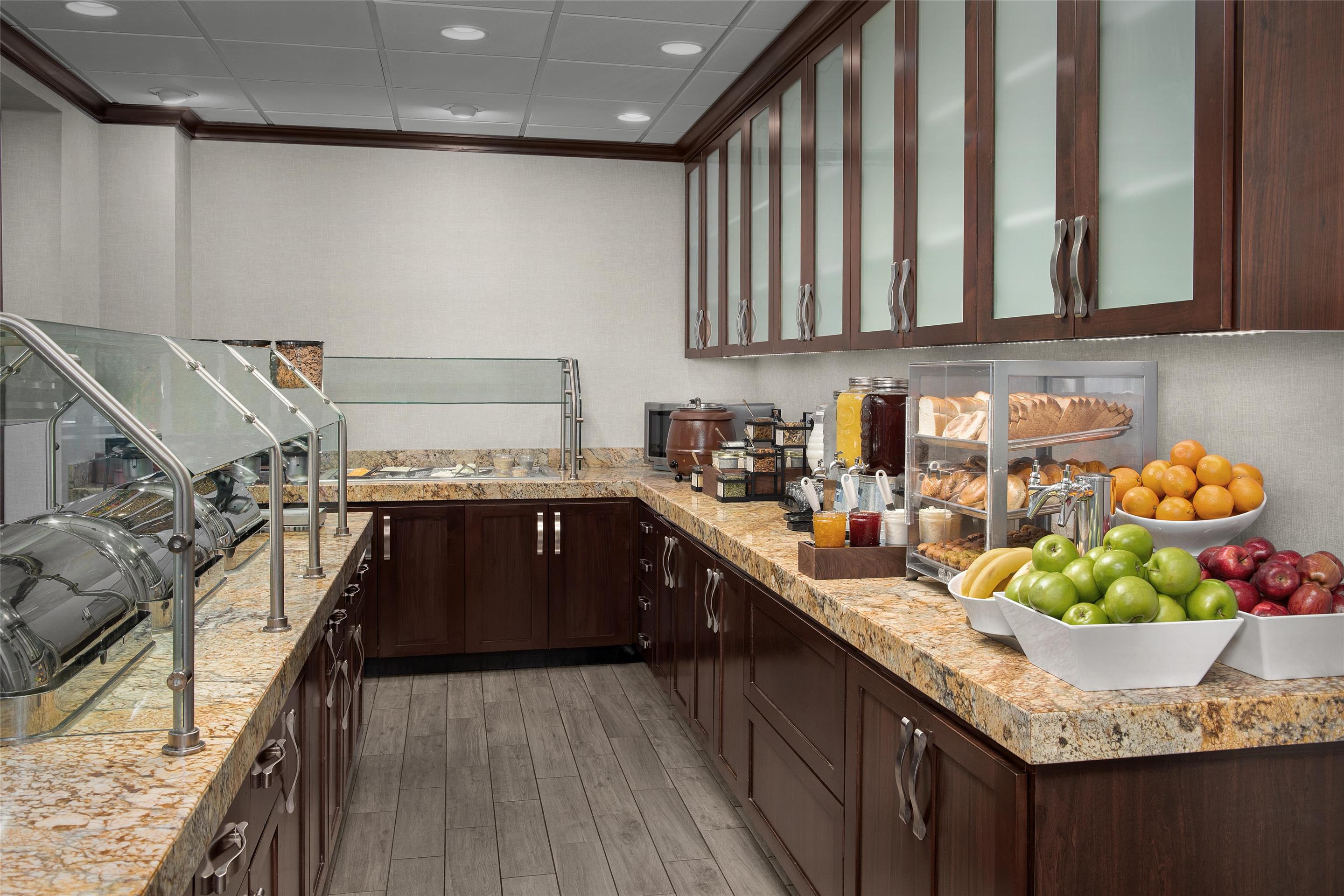 Breakfast Area | Homewood Suites by Hilton Seattle/Lynnwood