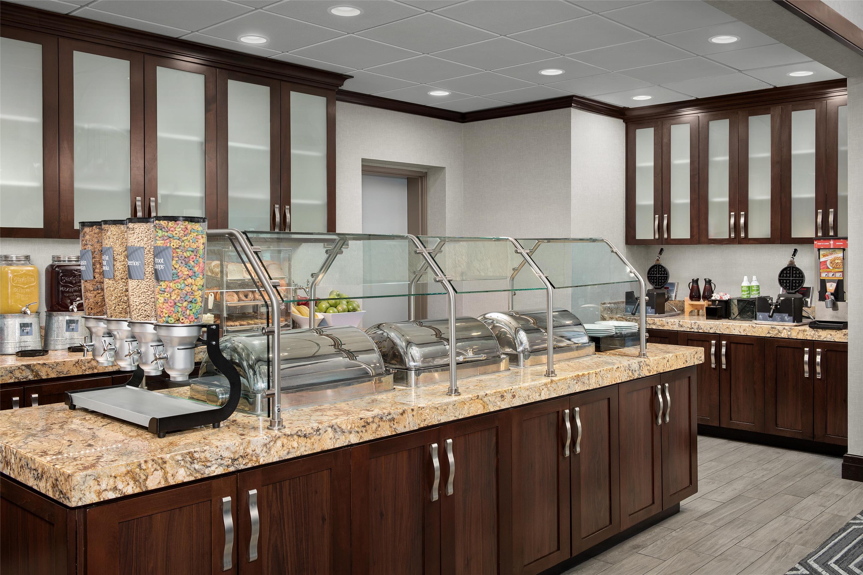 Breakfast Area | Homewood Suites by Hilton Seattle/Lynnwood