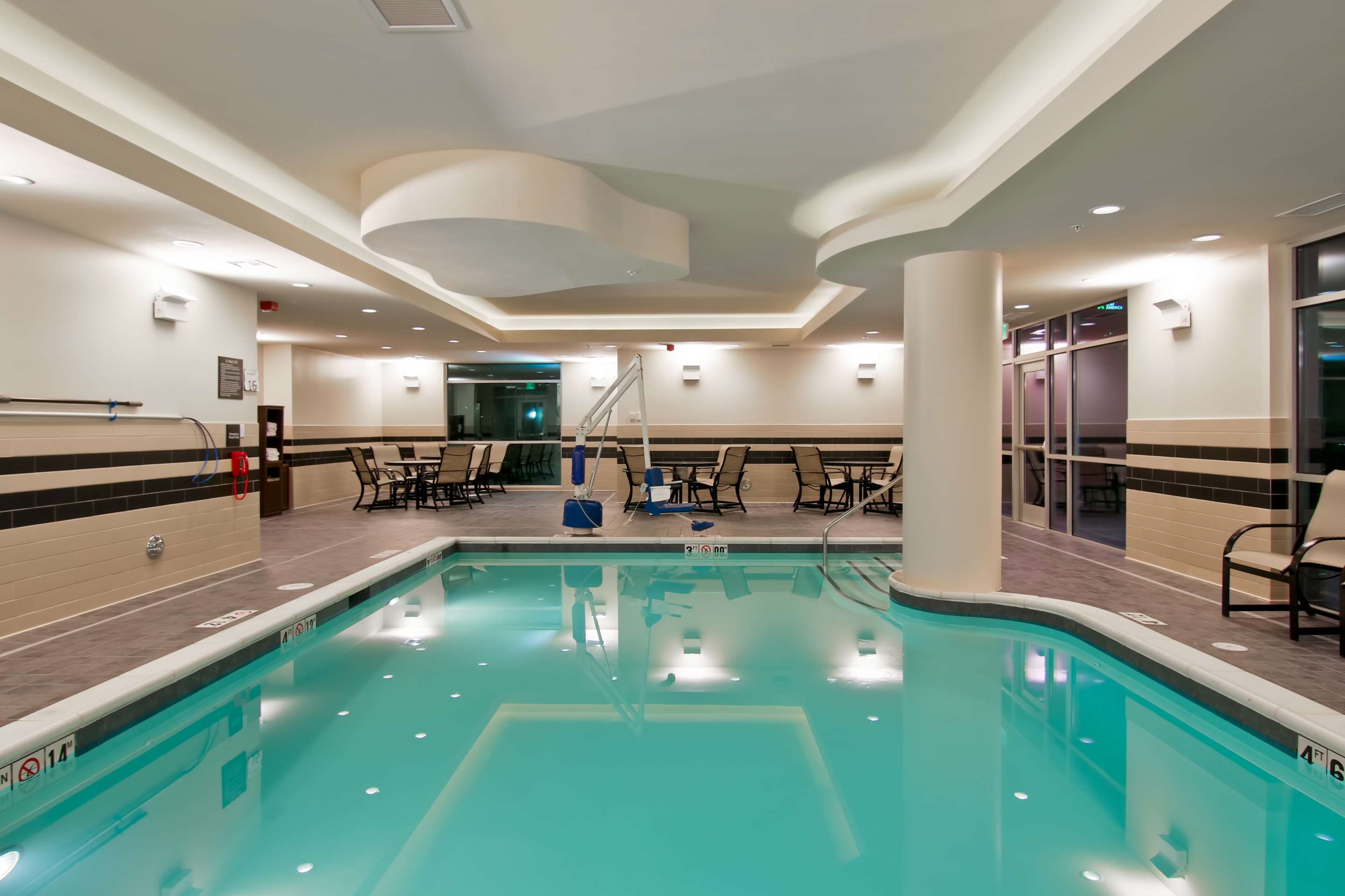 Pool | Hampton Inn & Suites Bellevue Downtown-Seattle