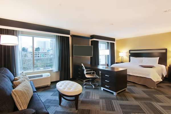  - Hampton Inn & Suites Bellevue - I-405, Exit 13A